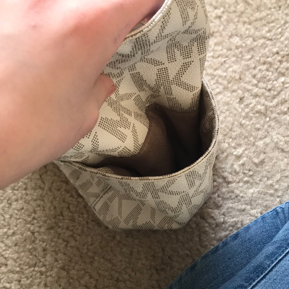 Micheal Kors Bag - Picture 7 of 8